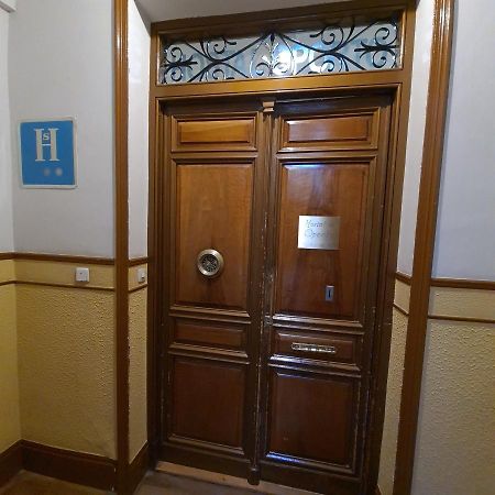 Hostal Oporto Madrid Bagian luar foto