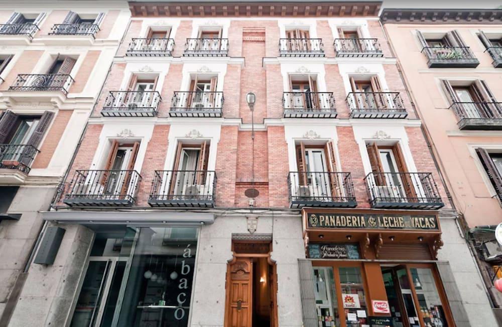 Hostal Oporto Madrid Bagian luar foto