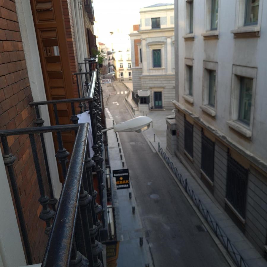 Hostal Oporto Madrid Bagian luar foto