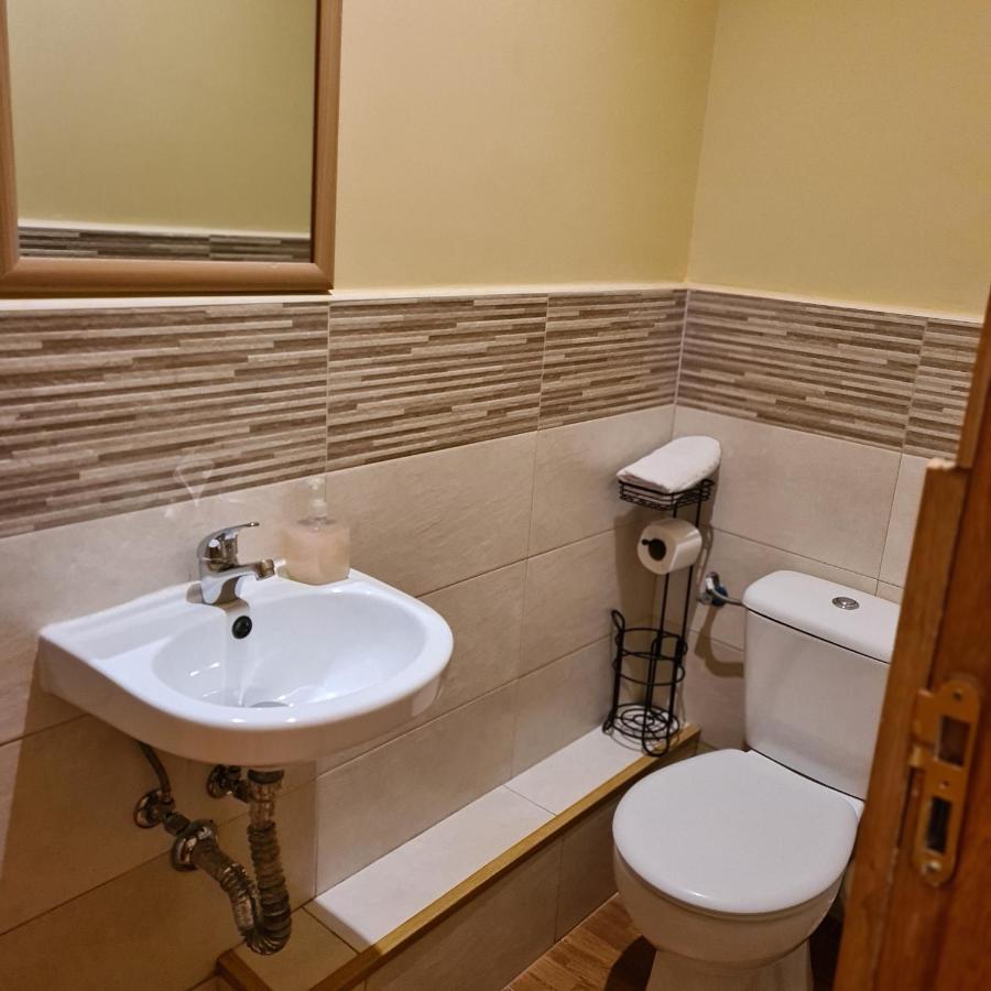Hostal Oporto Madrid Bagian luar foto