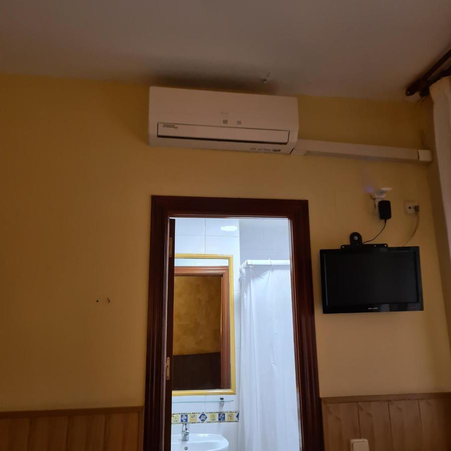 Hostal Oporto Madrid Bagian luar foto