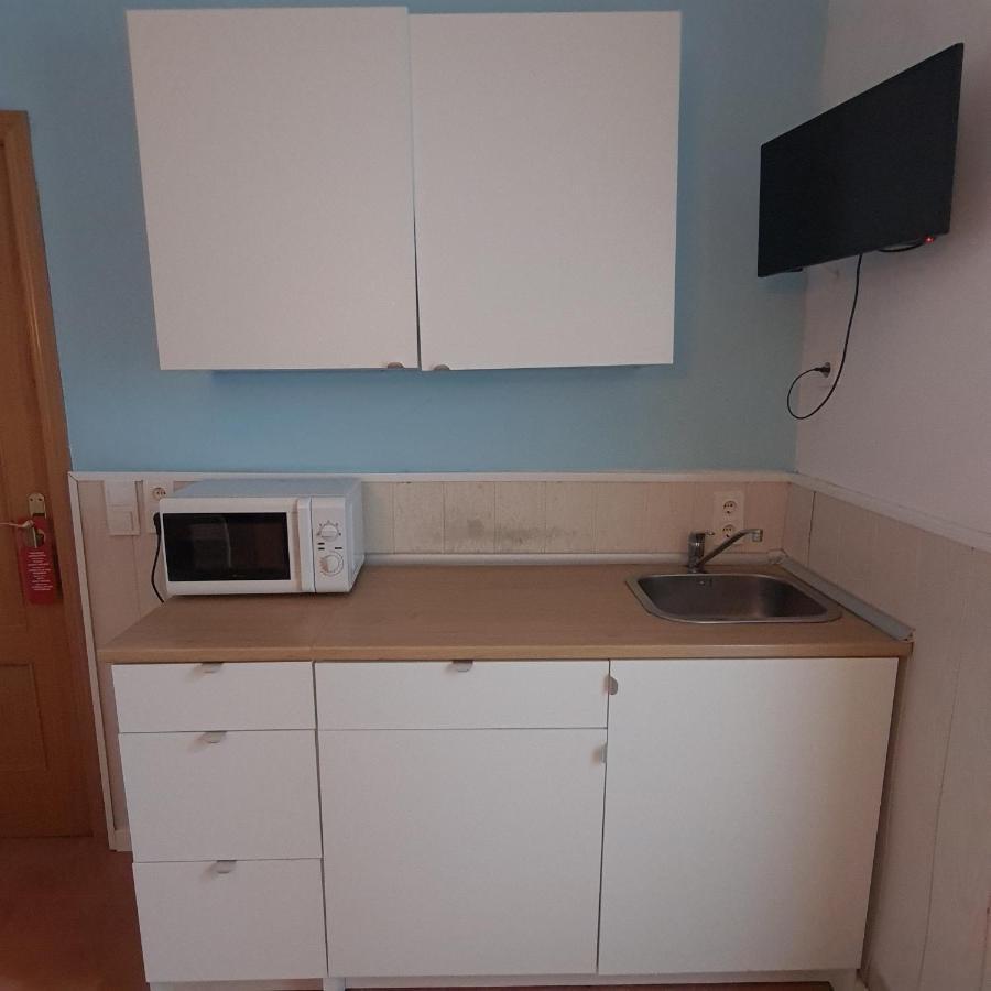 Hostal Oporto Madrid Bagian luar foto