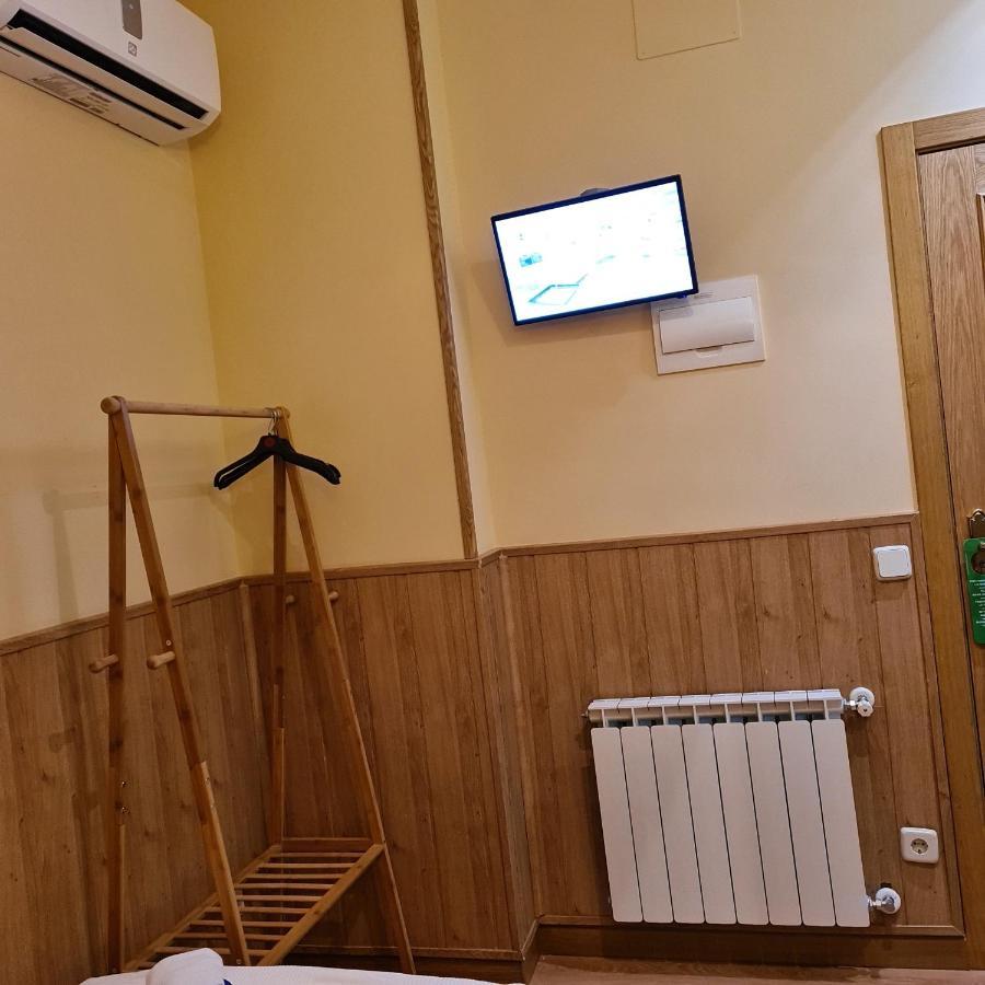 Hostal Oporto Madrid Bagian luar foto