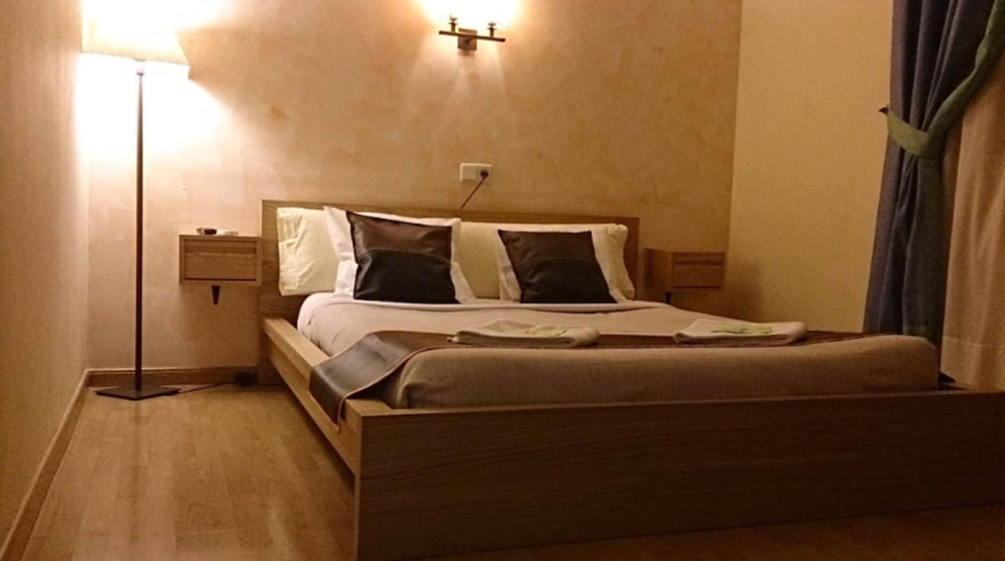 Hostal Oporto Madrid Bagian luar foto