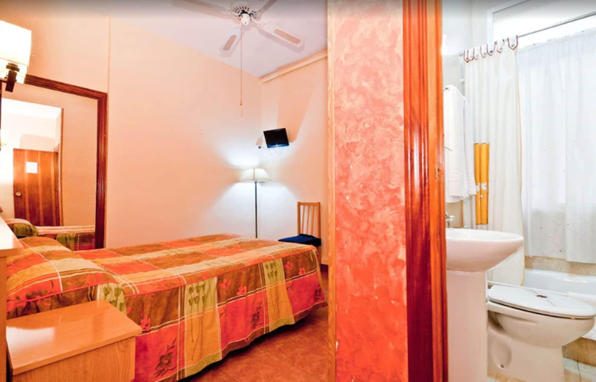 Hostal Oporto Madrid Bagian luar foto