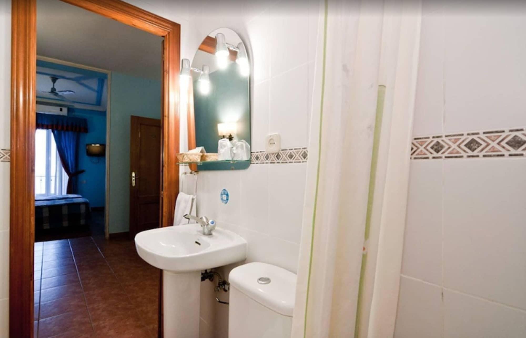 Hostal Oporto Madrid Bagian luar foto